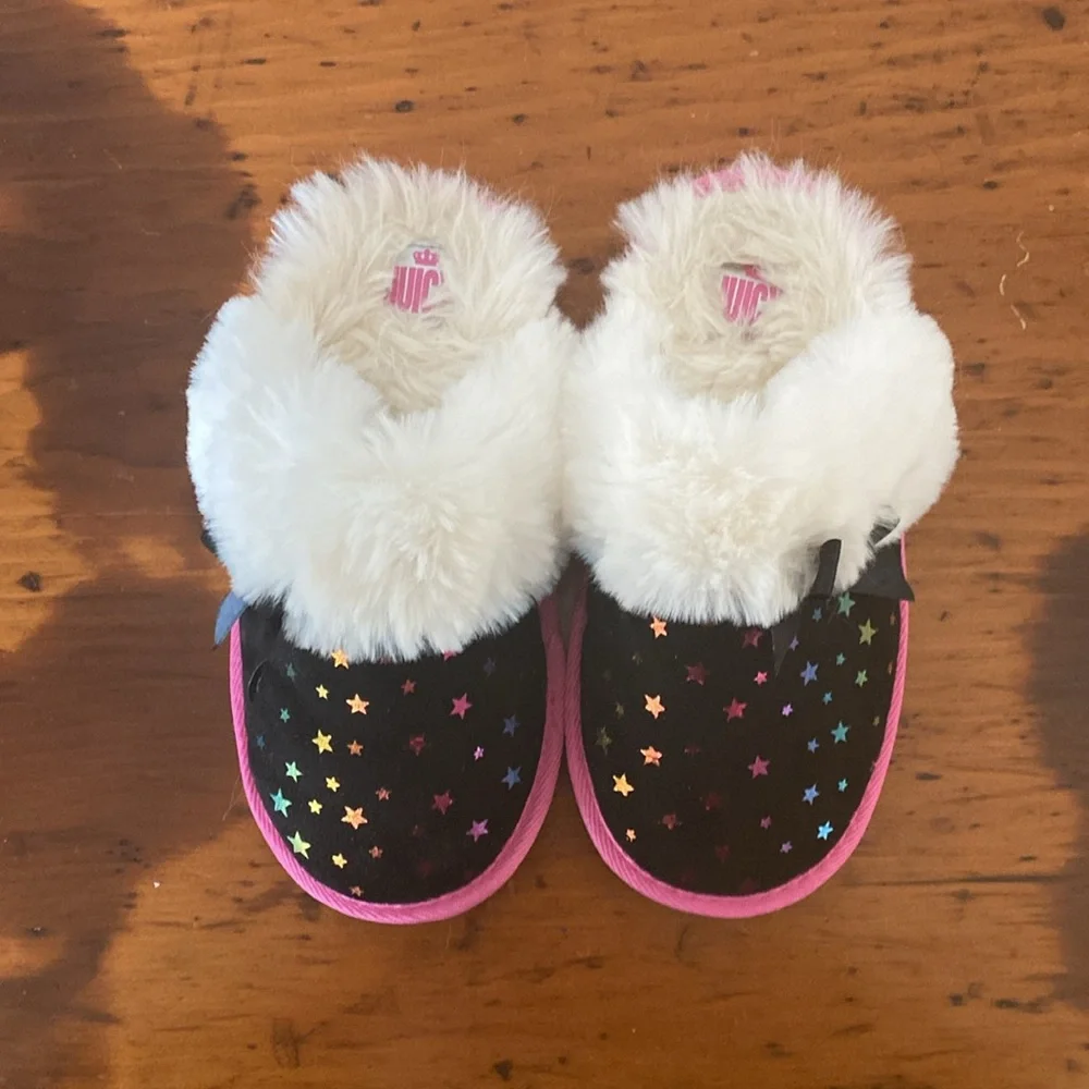 Girls size 2-3 slip on Juicy Couture JJK Sonara slip on slippers fuzzy cozy